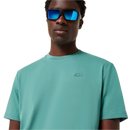Koop de Oakley Relax T-shirt 2.0 veilig en snel bij Revert 95 online of kom hem checken in de winkel in Haarlem.