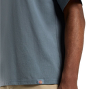 Koop het Dickies Lewistown SS Tee veilig  en snel bij Revert 95 online of kom hem checken in de winkel in Haarlem.