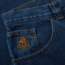 De 93! Pants Dark Blue zijn kwalitatieve en comfortabele broeken van Polar, gemaakt van extra stevig denim en gemaakt om lang mee te gaan.