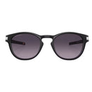 Bestel de Oakley Latch Matte Black Prizm Grey Gradient veilig, gemakkelijk en snel bij Revert 95. Check onze website voor de gehele Oakley collectie, of kom gezellig langs bij onze winkel in Haarlem.