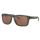 Bestel de Oakley Holbrook Matte Olive Prizm Tungsten veilig, gemakkelijk en snel bij Revert 95. Check onze website voor de gehele Oakley collectie, of kom gezellig langs bij onze winkel in Haarlem.