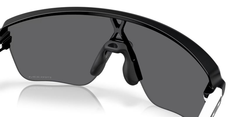 Koop de Oakley Corridor SQ Matte Black Prizm Black veilig en snel bij Revert 95 online of kom hem passen in de winkel in Haarlem.