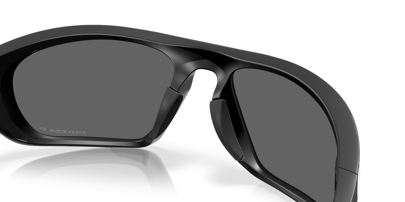 Koop de Oakley Lateralis Matte Black Prizm Black Polarized snel en veilig online of in de winkel bij Revert 95.