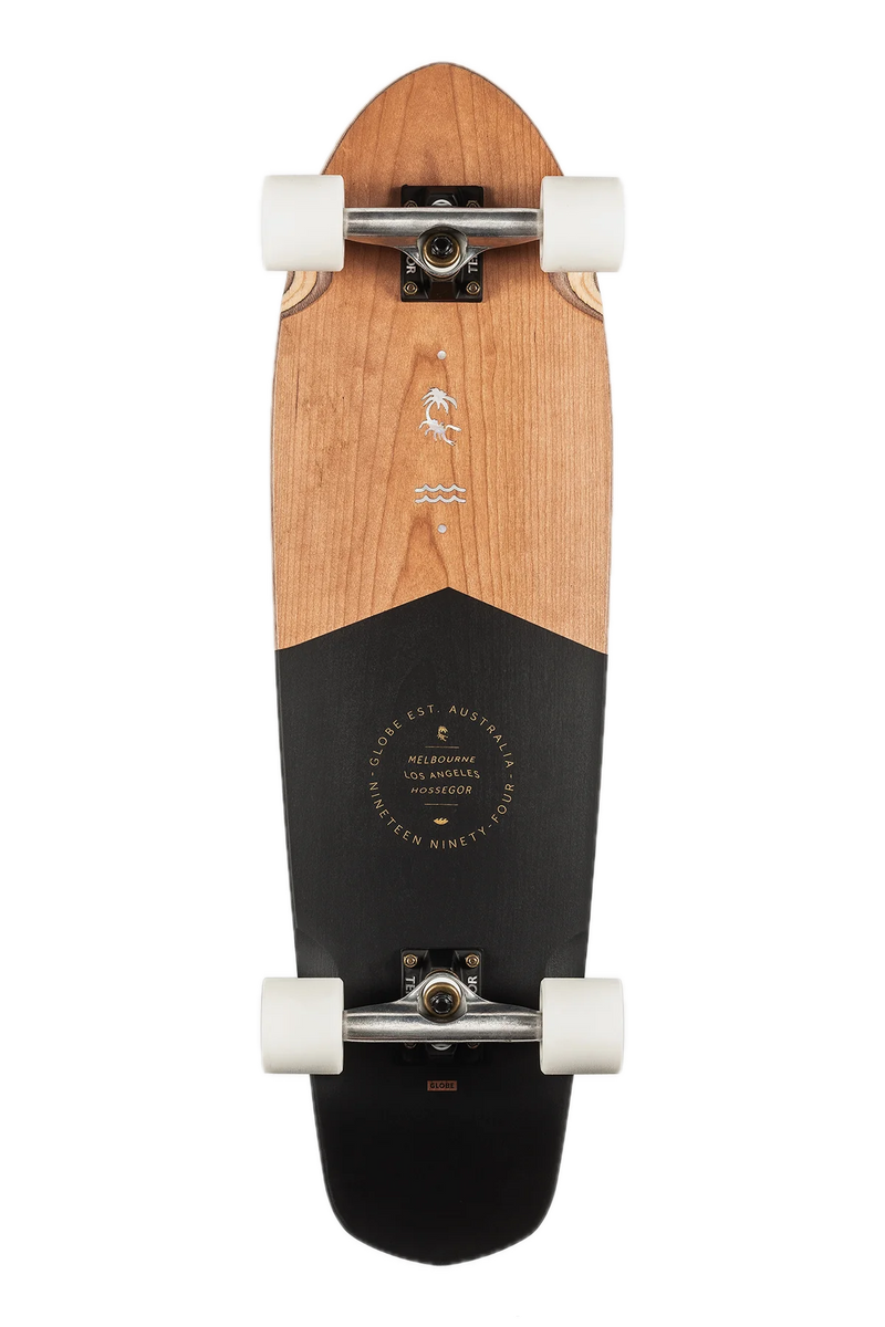 Globe Big Blazer Black Cherry – cruiserboard van 7-laags esdoorn met kersenhouten toplaag, Tensor trucks, 62mm wielen en geïntegreerde flesopener