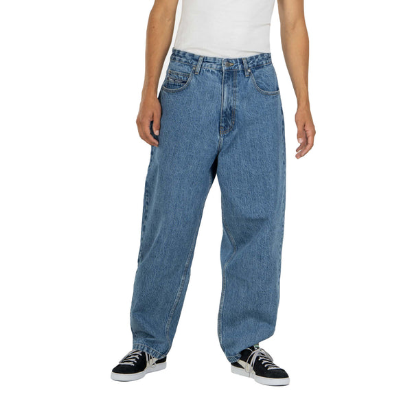 Bestel de Reell Denim Organic Baggy Vintage Smoke Blue snel, veilig en gemakkelijk bij Revert 95. Check de gehele Reell Denim collectie op onze site, of kom gezellig langs bij onze winkel in Haarlem.