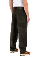 Reell Baggy Dark Green Cord – baggy fit broek in donkergroene corduroy met ribstructuur en klassiek 5-pocket design