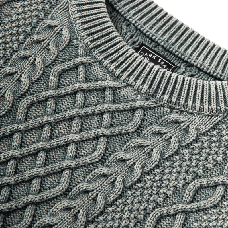 Dark Seas Big Sur Sweater Storm gebreide trui in donkergrijs/blauw met subtiele branding