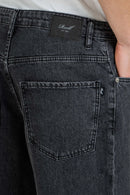 Reell Solid Zero’s Stone Black – straight fit jeans in zwarte stone wash met subtiele fading en 5-pocket design
