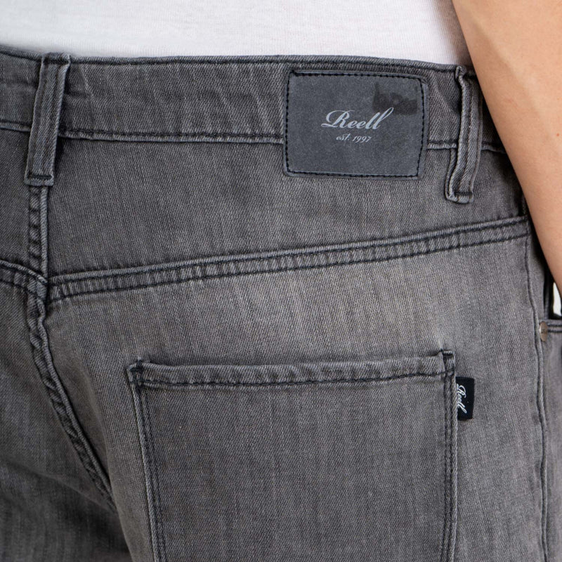 Bestel de Reell Denim Rafter Short 2 Concrete Grey snel, gemakkelijk en veilig bij Revert 95. Check onze website voor de gehele Reell Denim collectie of kom gezellig langs bij onze winkel in Haarlem.