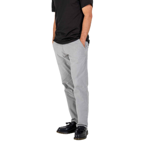 Koop de Reell Regular Flex Chino Grey Square Cord veilig  en snel bij Revert 95 online of kom hem checken in de winkel in Haarlem.