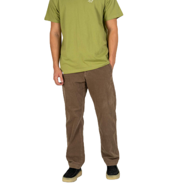 Koop de Reell Reflex Loose Chino  Lichen Square Cordveilig  en snel bij Revert 95 online of kom hem checken in de winkel in Haarlem.