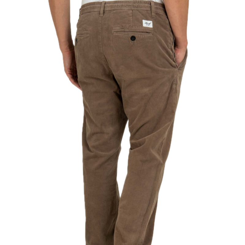 Koop de Reell Reflex Loose Chino  Lichen Square Cordveilig  en snel bij Revert 95 online of kom hem checken in de winkel in Haarlem.