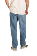 Klassieke denim, moderne fit. De Reell Denim Solid in Vintage Mid Blue is een echte allrounder.