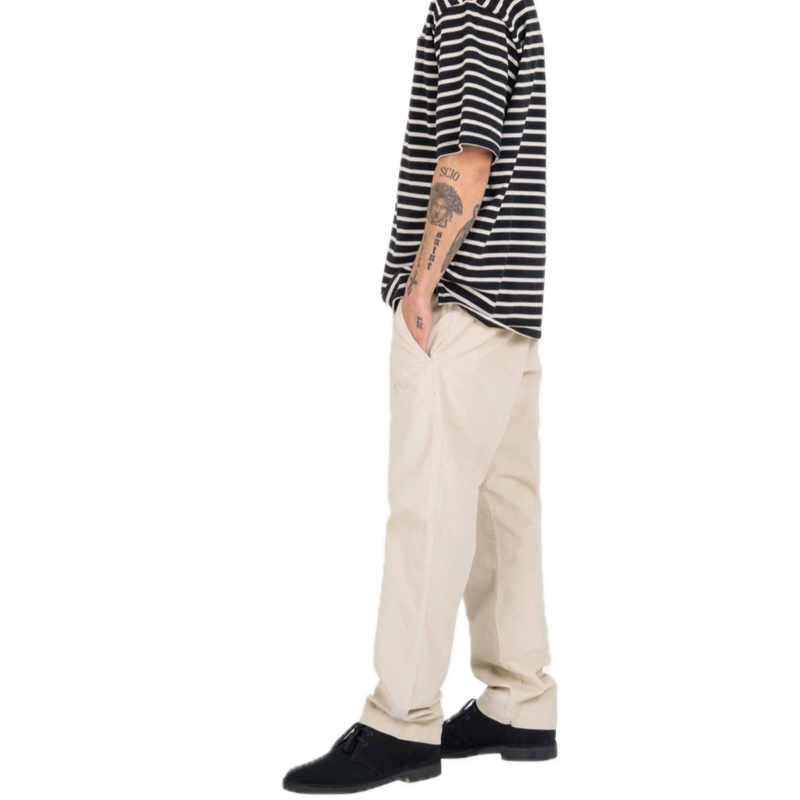 Koop de Reell Reflex Loose Chino Oatmeal Square Cord veilig  en snel bij Revert 95 online of kom hem checken in de winkel in Haarlem.