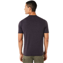 Koop het Oakley O Bold Ellipse T-shirt  en snel bij Revert 95 online of kom hem checken in de winkel in Haarlem.