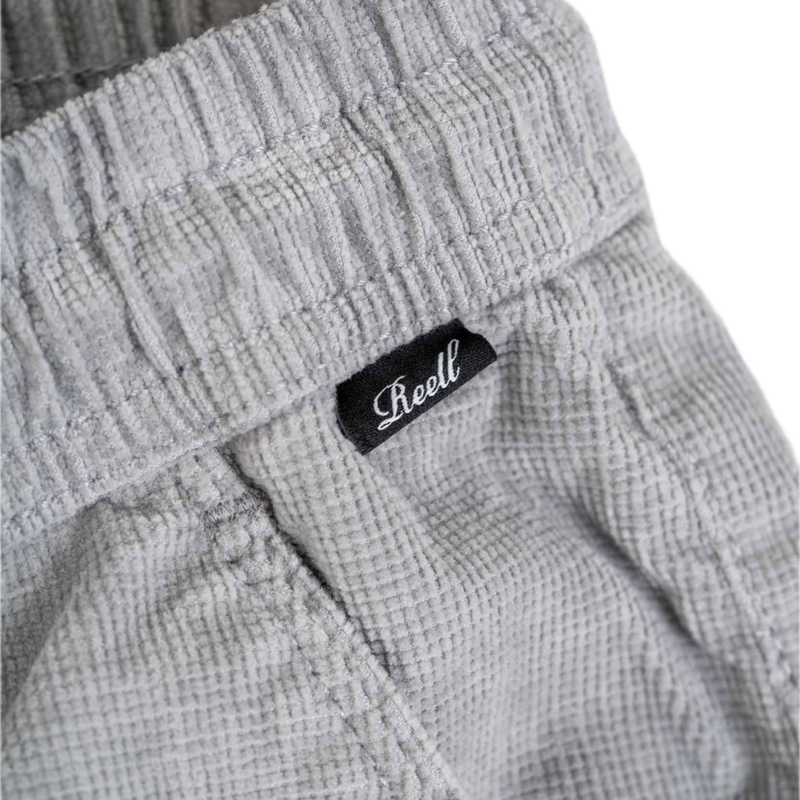 Koop de Reell Reflex Loose Chino Grey Square Cord veilig  en snel bij Revert 95 online of kom hem checken in de winkel in Haarlem.