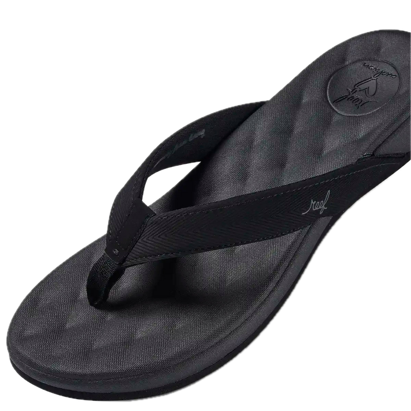 Koop de Reef Cushion Harmony Black Ladies veilig en snel bij Revert 95 online of kom hem checken in de winkel in Haarlem.