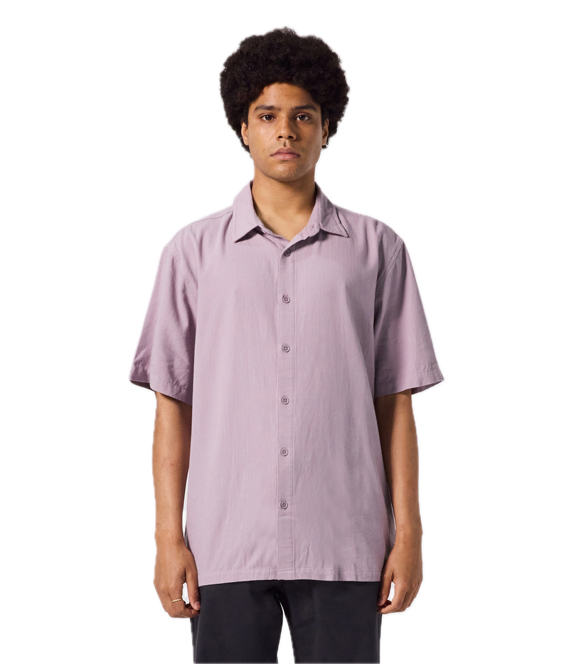 Koop de Former Vivian Herringbone SS Shirt Mauve veilig en snel bij Revert 95 online of kom hem checken in de winkel in Haarlem.