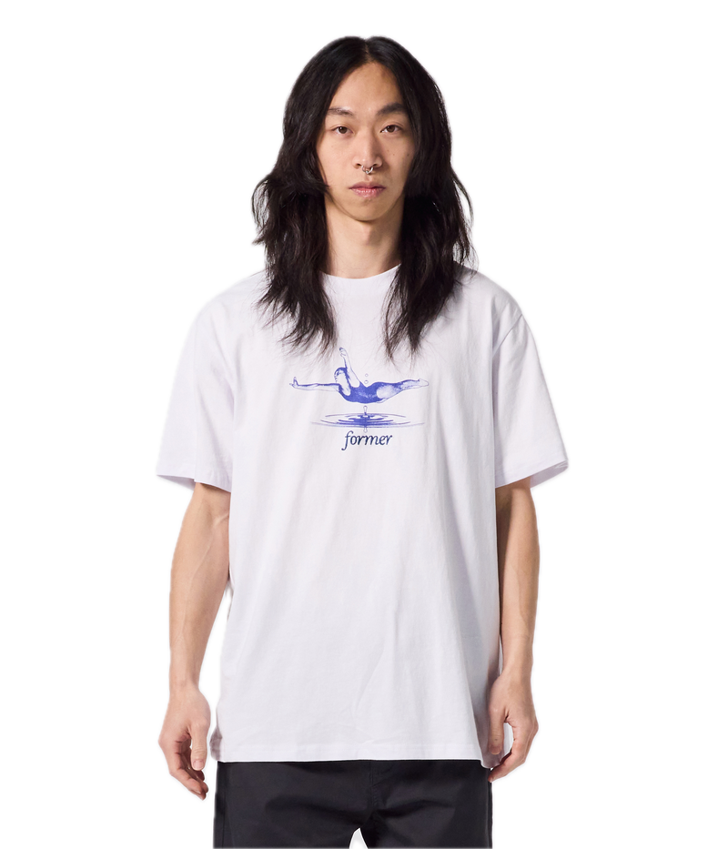 Koop de Former Diver T-shirt veilig en snel bij Revert 95 online of kom hem checken in de winkel in Haarlem.