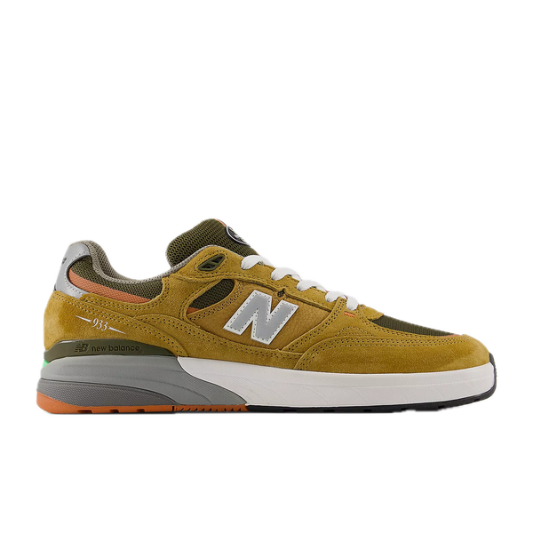 Koop de NB Numeric Andrew Reynolds 933 Brown Grey veilig en snel bij Revert 95 online of kom hem checken in de winkel in Haarlem.