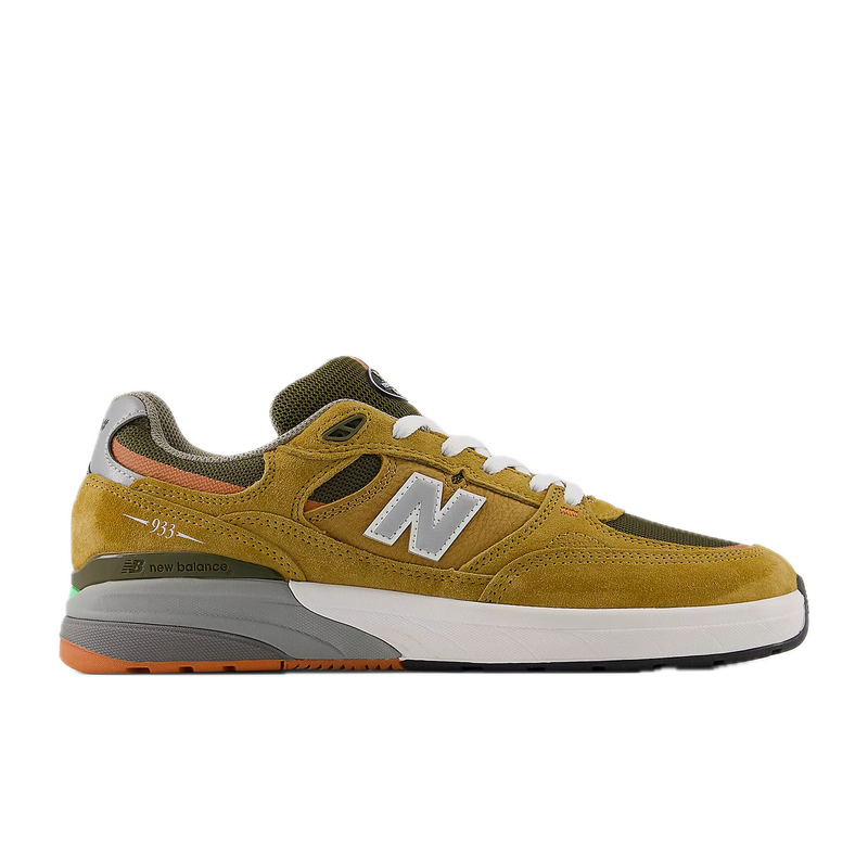 Koop de NB Numeric Andrew Reynolds 933 Brown Grey veilig en snel bij Revert 95 online of kom hem checken in de winkel in Haarlem.