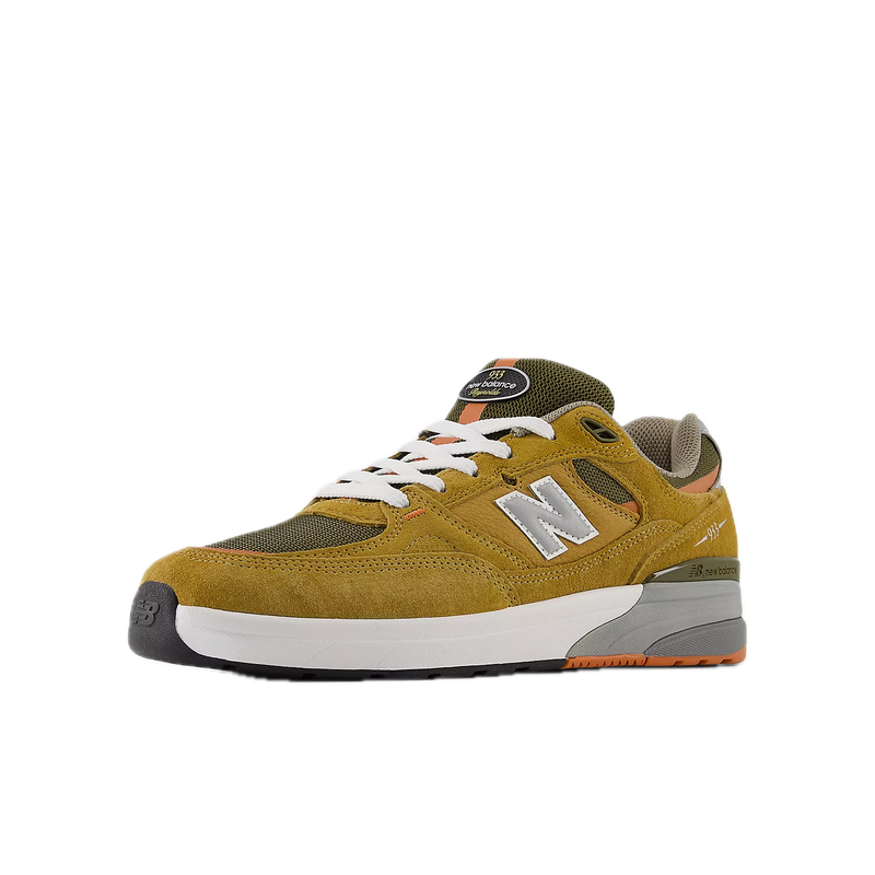 Koop de NB Numeric Andrew Reynolds 933 Brown Grey veilig en snel bij Revert 95 online of kom hem checken in de winkel in Haarlem.