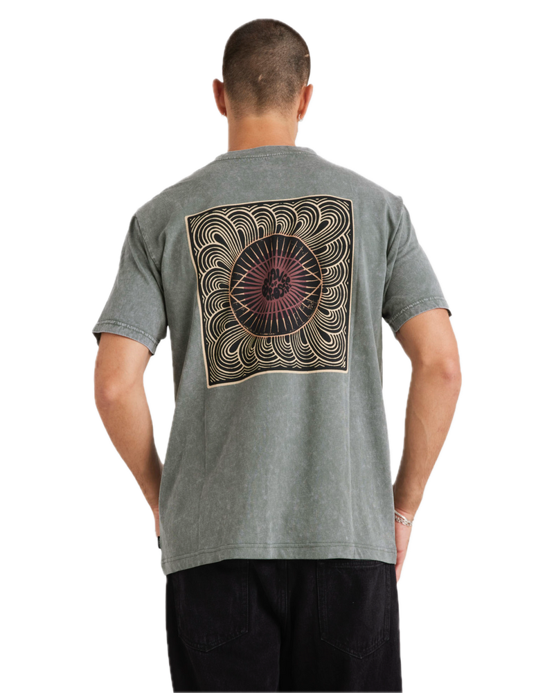 Koop de RVCA Jupiter SS Tee veilig en snel bij Revert 95 online of kom hem checken in de winkel in Haarlem.