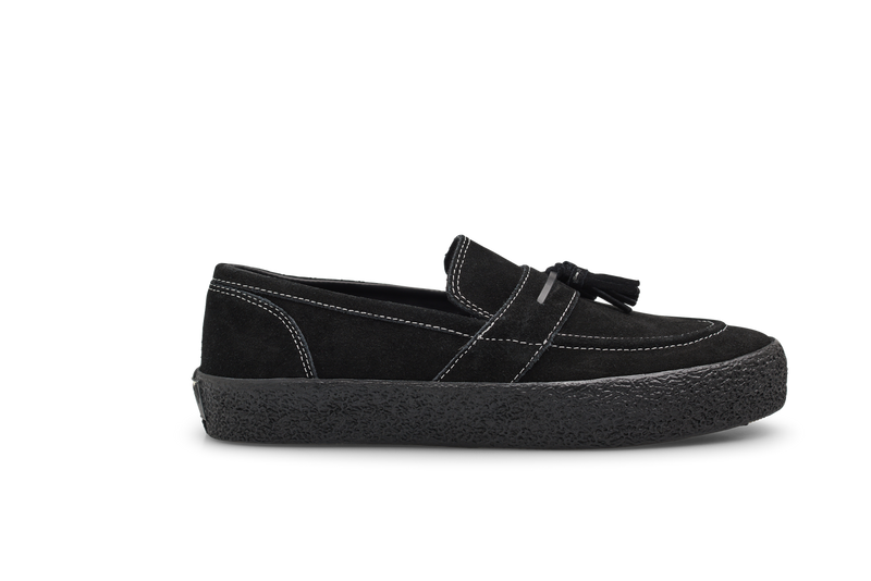 Last Resort AB VM005 Loafer Black Black White Stitch – zwarte suède skate-loafer met witte stiksels en vulcanized zool
