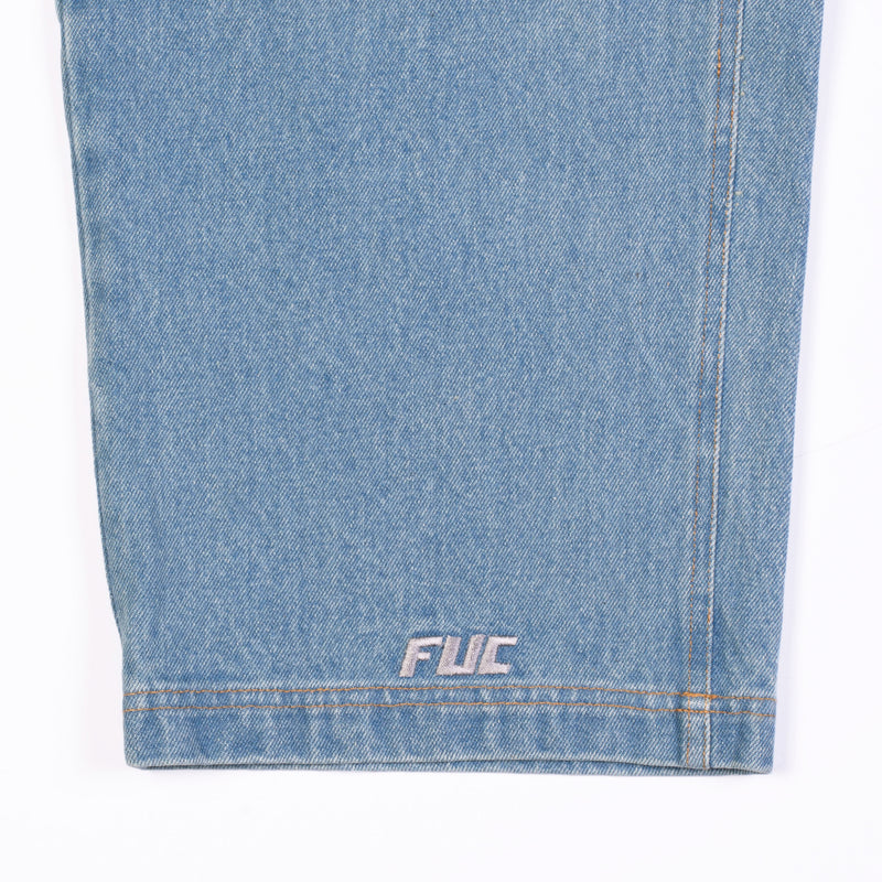 Bestel de Fack Up Clothes FF Jeans Stone Washed snel, gemakkelijk en veilig bij Revert 95. Check onze website voor de gehele Fack Up Clothes collectie of kom gezellig langs bij onze winkel in Haarlem.