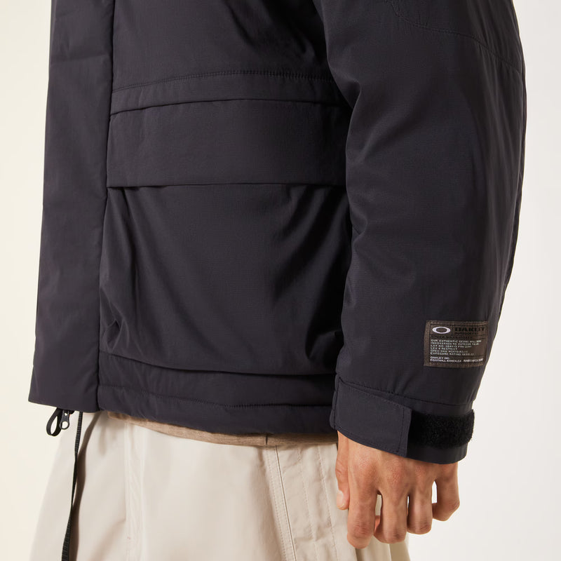 Oakley Field Gear Line Puffy Jacket – AIRTASTIC™ nylon pufferjas met verstelbare kraag, armzak en FGL woven logo patch
