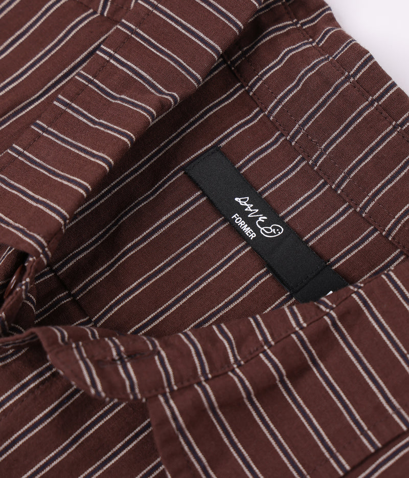 Koop de Former Reynolds Stripe SS Shirt Brown veilig en snel bij Revert 95 online of kom hem checken in de winkel in Haarlem.