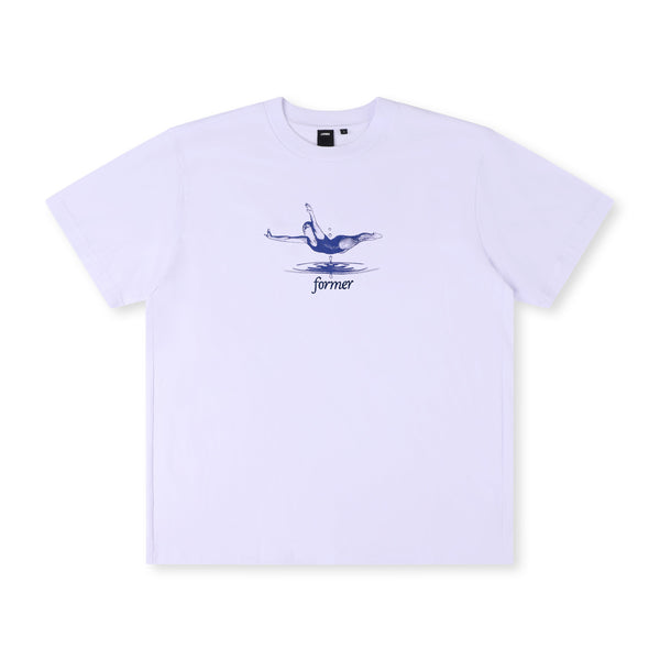 Koop de Former Diver T-shirt veilig en snel bij Revert 95 online of kom hem checken in de winkel in Haarlem.