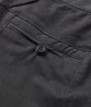 Former Crux Pant Grey – straight-fit trousers in Grey met minimalistische Former-stijl