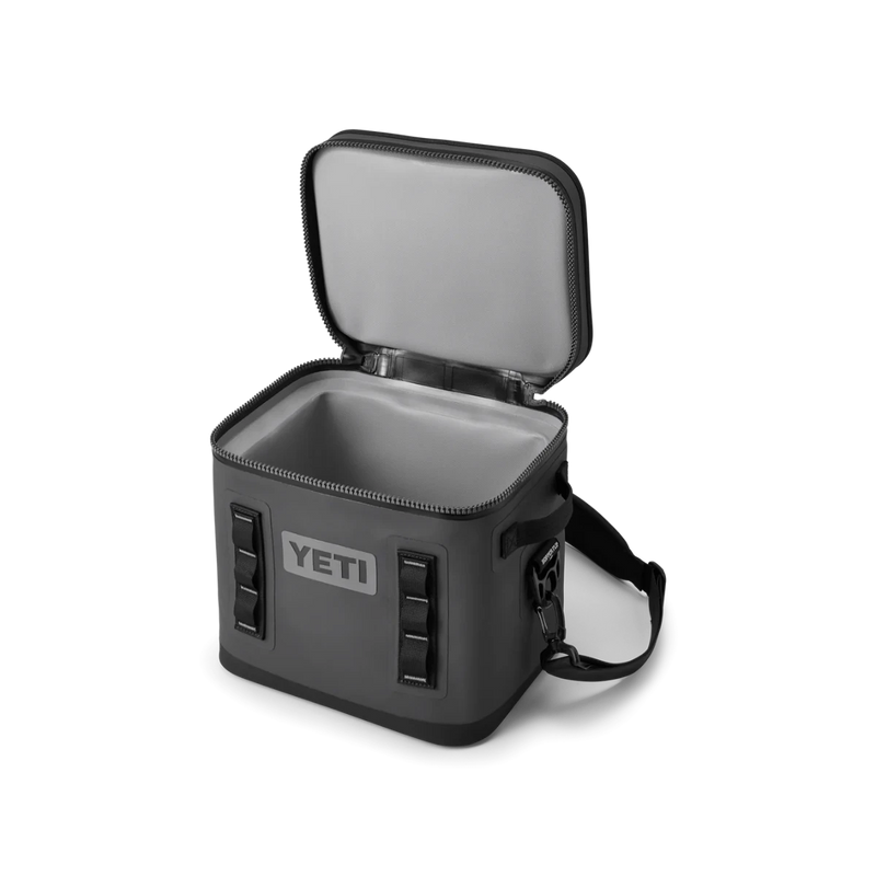 Koop de Yeti Hopper Flip 12 Soft Cooler veilig en snel bij Revert 95 online of kom hem checken in de winkel in Haarlem.