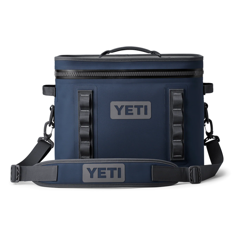 Yeti Hopper Flip 18 Soft Cooler zijaanzicht met draagriem