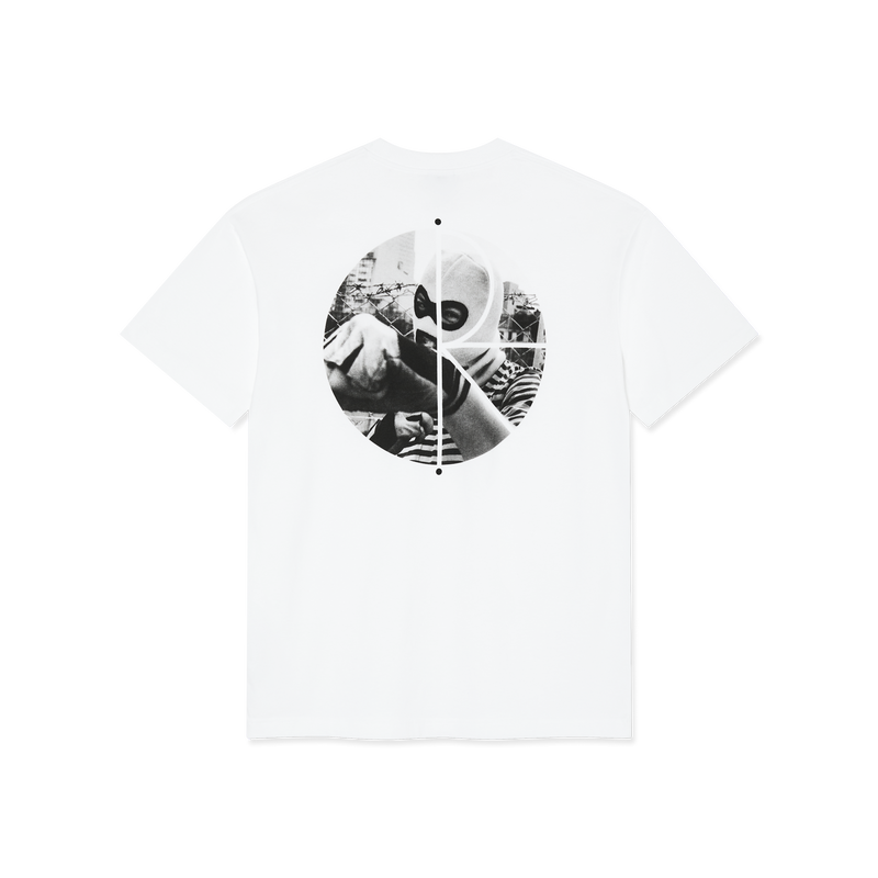 Koop de Polar Skate Co Fill Logo Tee Klez veilig en snel bij Revert 95 online of kom hem checken in de winkel in Haarlem.