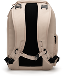 Strak. Sterk. Functioneel. De DB Journey Ramverk Backpack is ontworpen voor dagelijks gebruik en travel, zonder concessies.