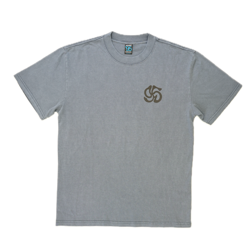 Koop het Revert 95 twisted heavy faded tee veilig en snel bij Revert 95 online of kom hem checken in de winkel in Haarlem.