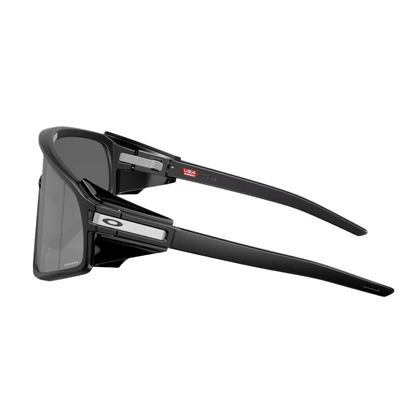 Bestel de Oakley Latch Panel Prizm Black Matte Black snel, gemakkelijk en veilig bij Revert 95. Check onze website voor de gehele Oakley collectie of kom gezellig langs bij onze winkel in Haarlem.