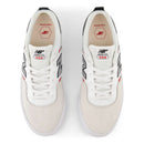 Bestel de New Balance Numeric NM306OLS snel, veilig en gemakkelijk bij Revert 95. Check onze website voor de gehele New Balance Numeric collectie of kom gezellig langs bij onze winkel in Haarlem.