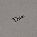 Bestel de Dime Classic Small Logo Hoodie Charcoal snel, veilig en gemakkelijk bij Revert 95. Check de gehele Dime collectie op onze site, of kom gezellig langs bij onze winkel in Haarlem.