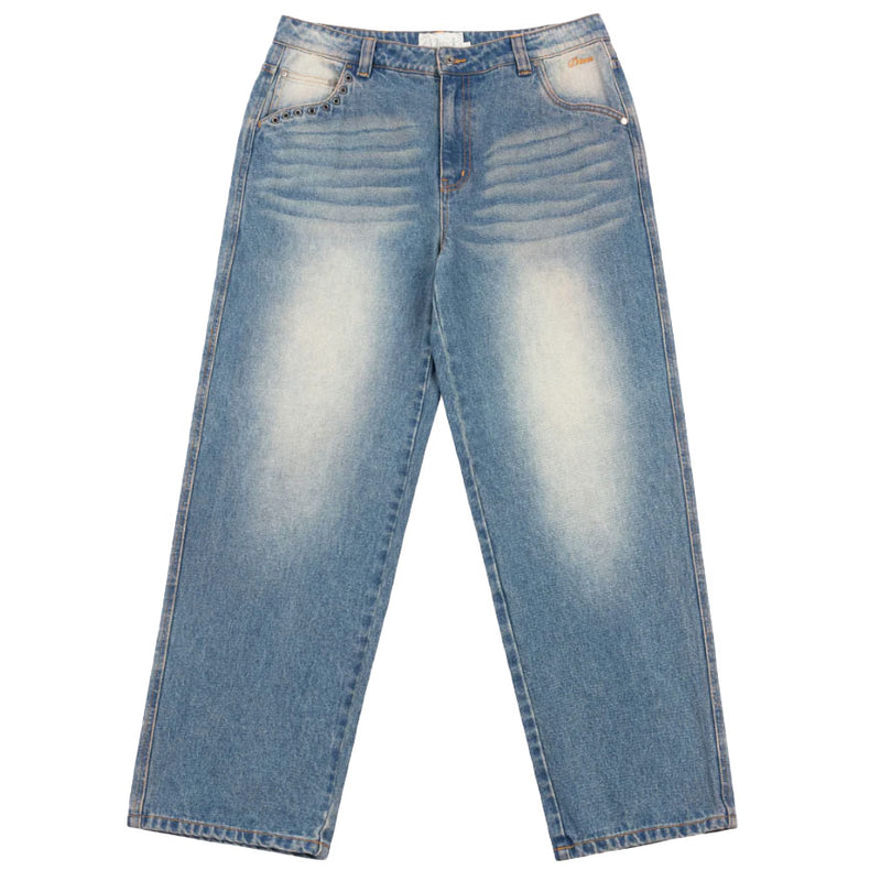 Bestel de Dime Classic Relaxed Denim Pants Sandblasted Indigo snel, veilig en gemakkelijk bij Revert 95. Check de gehele Dime collectie op onze site, of kom gezellig langs bij onze winkel in Haarlem.