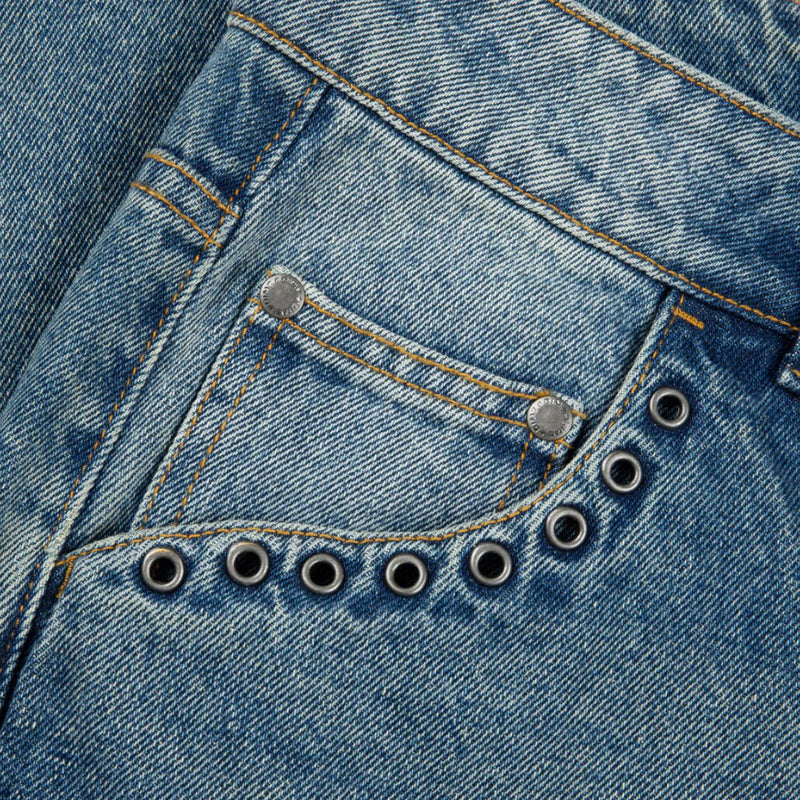 Bestel de Dime Classic Relaxed Denim Pants Sandblasted Indigo snel, veilig en gemakkelijk bij Revert 95. Check de gehele Dime collectie op onze site, of kom gezellig langs bij onze winkel in Haarlem.