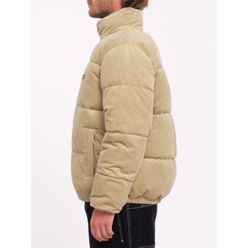 Bestel de Volcom Walltz Cord Jacket Khaki snel, veilig en gemakkelijk bij Revert 95. Check de gehele Volcom collectie op onze site, of kom gezellig langs bij onze winkel in Haarlem.