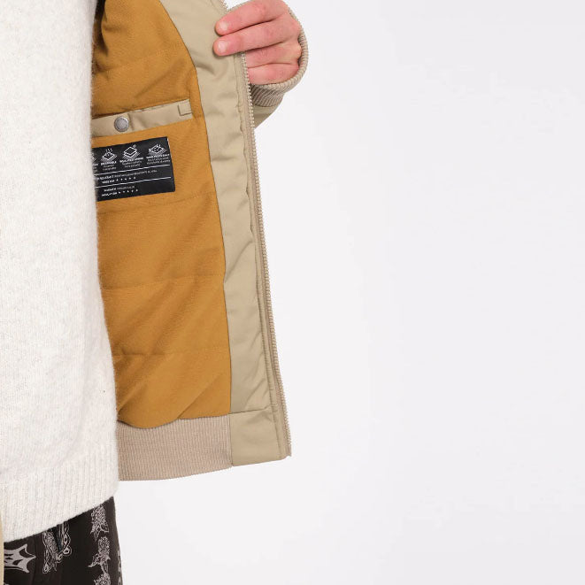 Bestel de Volcom Hernan 10K Jacket Khaki snel, veilig en gemakkelijk bij Revert 95. Check de gehele Volcom collectie op onze site, of kom gezellig langs bij onze winkel in Haarlem.