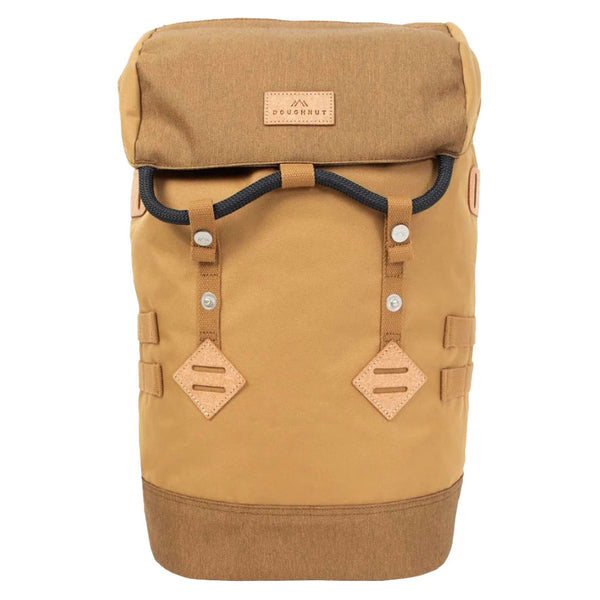 Bestel de Doughnut Colorado Euro Series Backpack Backpack camel khaki snel, veilig en gemakkelijk bij Revert 95. Check de gehele Doughnut collectie op onze site, of kom gezellig langs bij onze winkel in Haarlem.