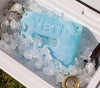 Yeti Ice 4 lb – groot herbruikbaar koelelement met snelle vriesformule en duurzame, lekvrije behuizing