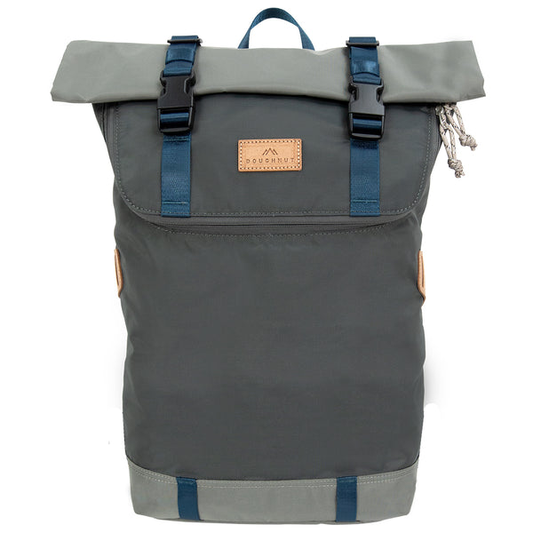 Bestel de Doughnut Christopher Euro Series Rolltop Backpack grey snel, veilig en gemakkelijk bij Revert 95. Check de gehele Doughnut collectie op onze site, of kom gezellig langs bij onze winkel in Haarlem.