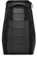 De iconische allrounder. De DB Journey Hugger Backpack combineert strak design met dagelijks gebruiksgemak.