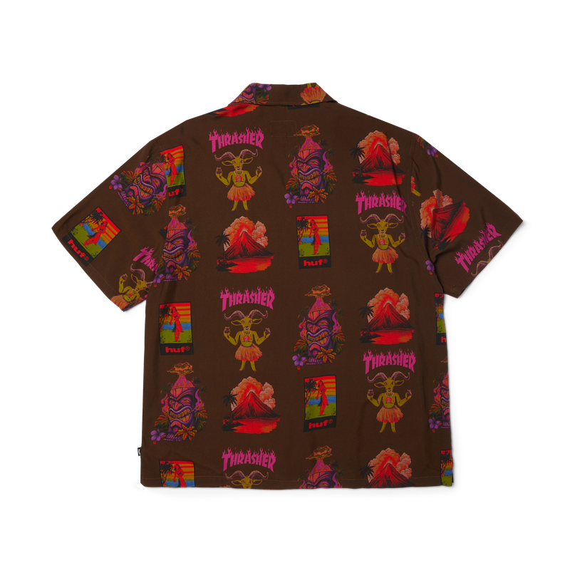 HUF x Thrasher Hawaiian Shirt – bruin overhemd met all-over HUF x Thrasher-print van tiki-maskers, vulkanen en dansers, gemaakt van zachte rayonstof